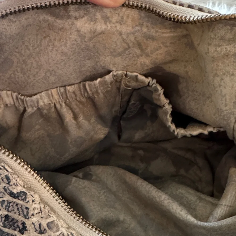 Elliott Lucca Snakeskin Pattern Leather Shoulder Bag - Picture 8 of 15